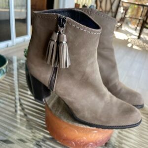 Stuart Weitzman Prancing Tassel Ankle Booties 9M